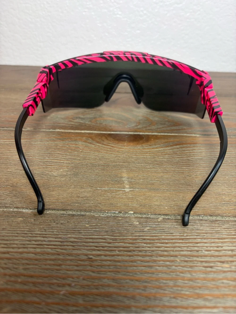 Pit Viper The Hot Tropics 2000 Sunglasses Mirrored Lens Hot Pink & Black Unisex
